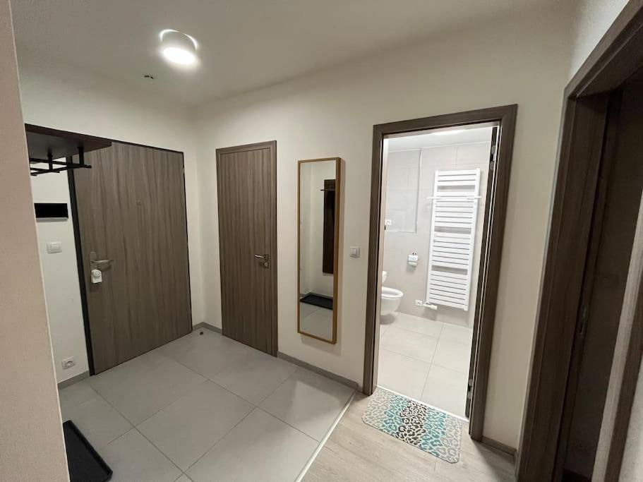 Modern Apartment • Garden • Near The City Center Prag Dış mekan fotoğraf